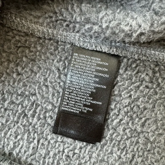 Like New North Face Women’s Sweatshirt Size Small - Picture 4 of 5
